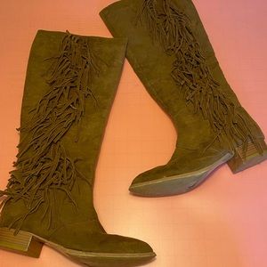 Brown suede style fringe boots